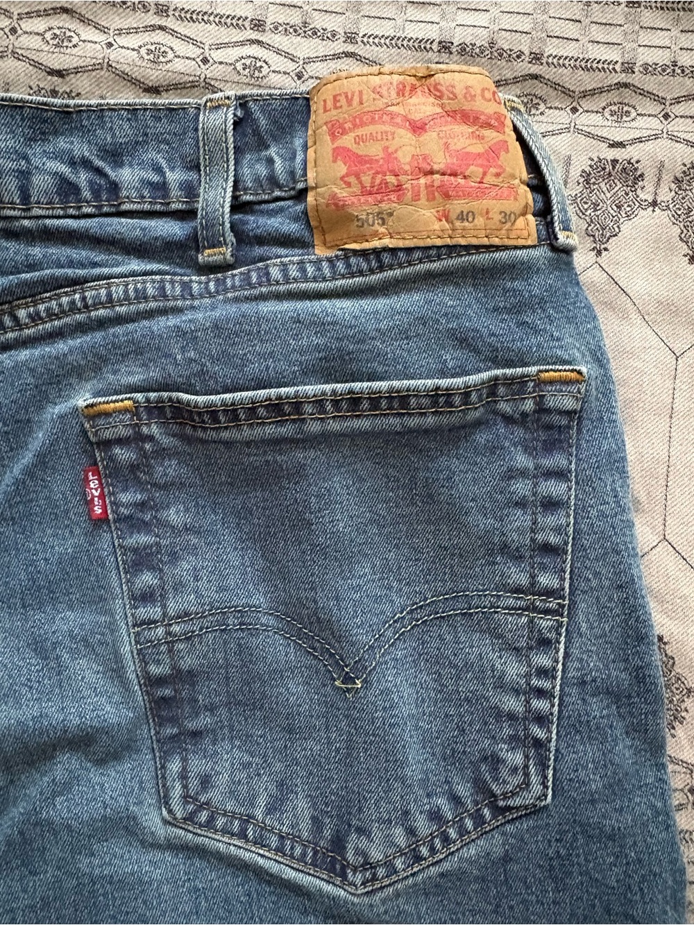 Levi’s 505 Regular Fit Medium Wash Denim Jeans W40 L30